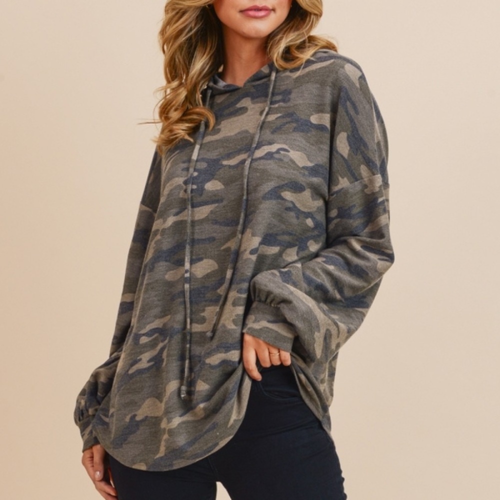 Camouflage Razor Cut Back Pullover - Picture 7 of 7